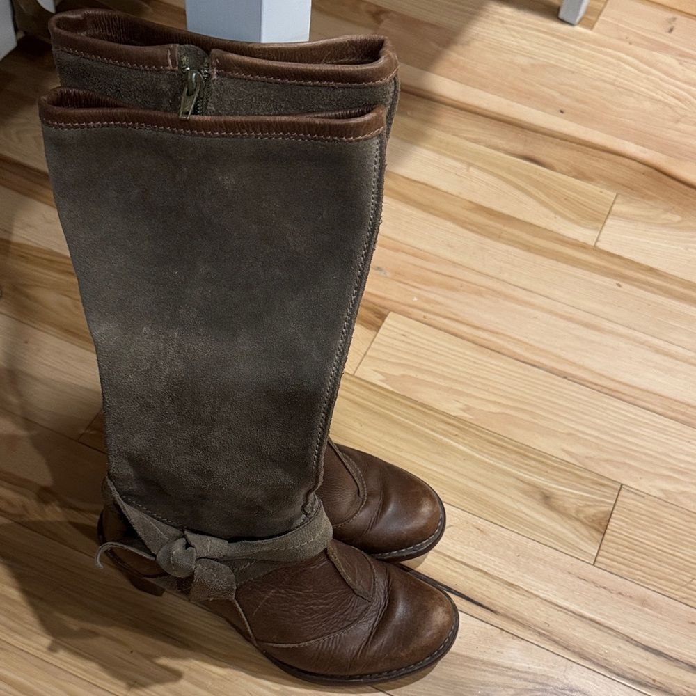 El Naturalista Brown and Gray Heeled Boots